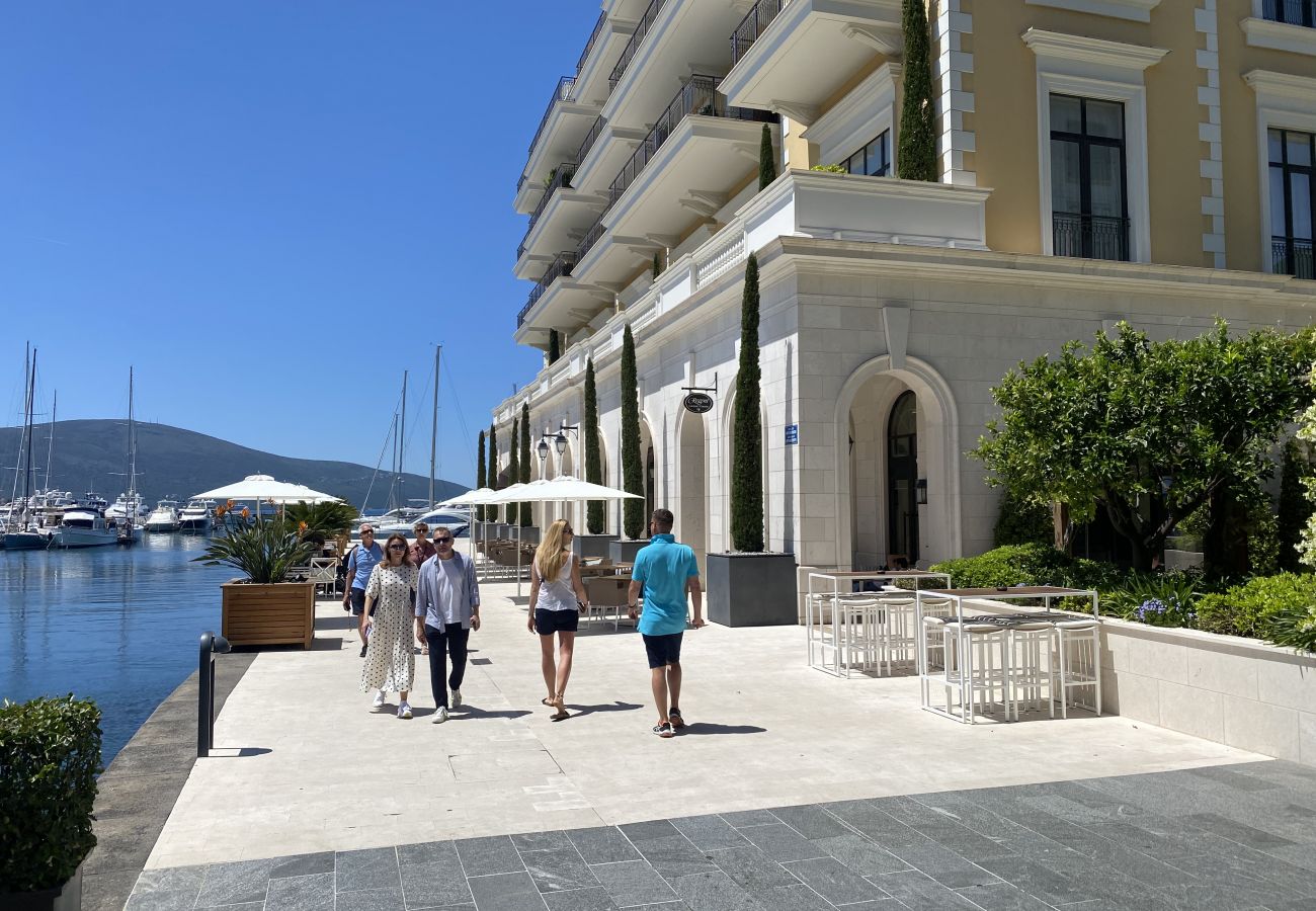 Ferienwohnung in Bogdašici - Tivat Harbor and sea views