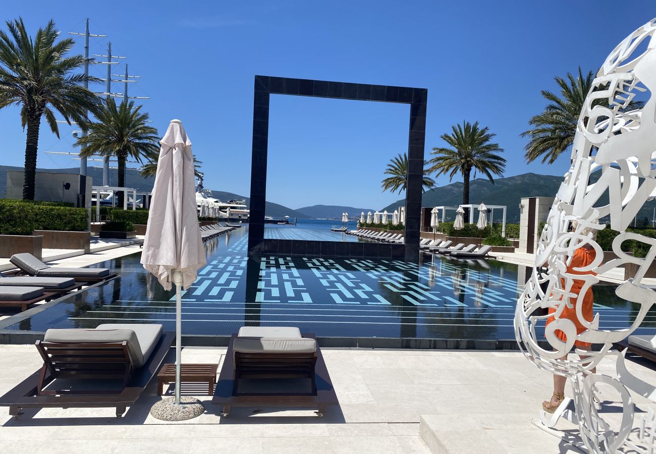 Ferienwohnung in Bogdašici - Tivat Harbor and sea views