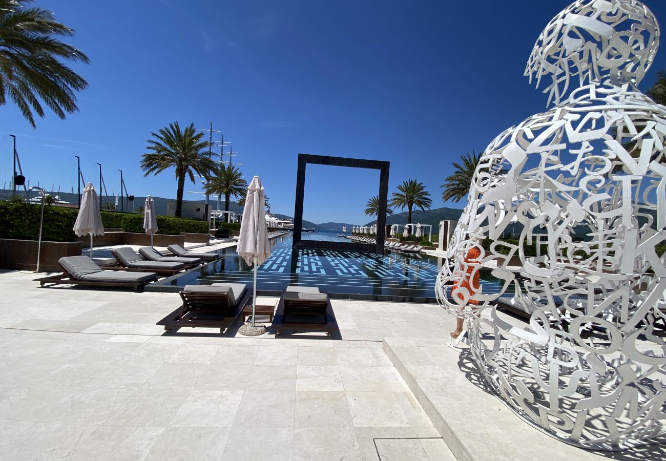 Ferienwohnung in Bogdašici - Tivat Harbor and sea views