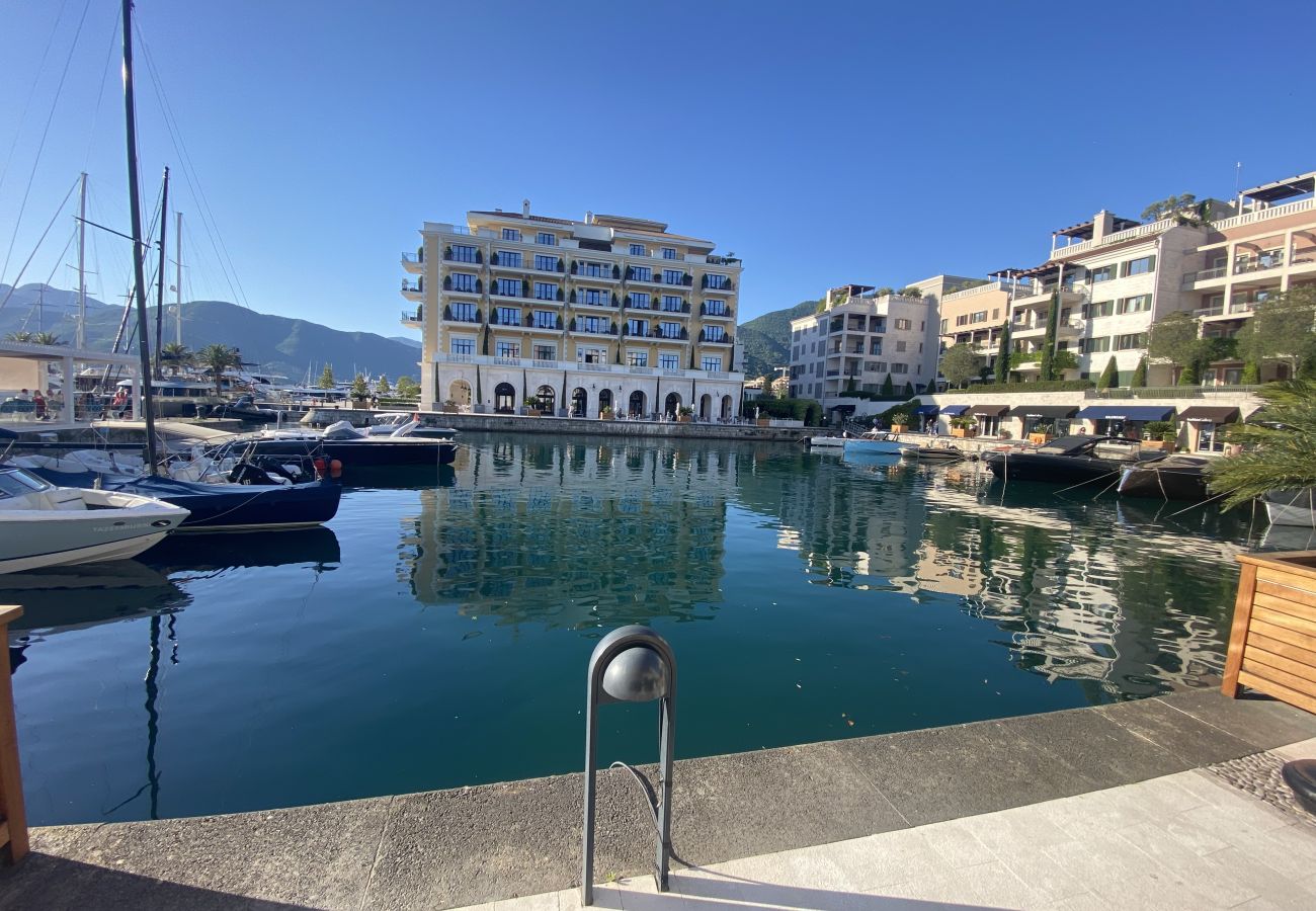 Ferienwohnung in Bogdašici - Tivat Harbor and sea views