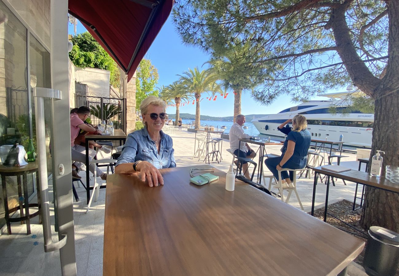 Ferienwohnung in Bogdašici - Tivat Harbor and sea views