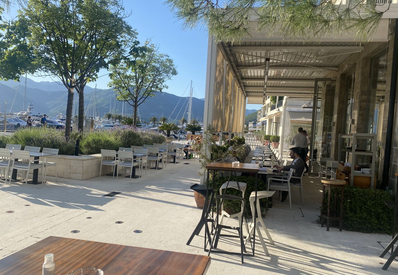 Ferienwohnung in Bogdašici - Tivat Harbor and sea views