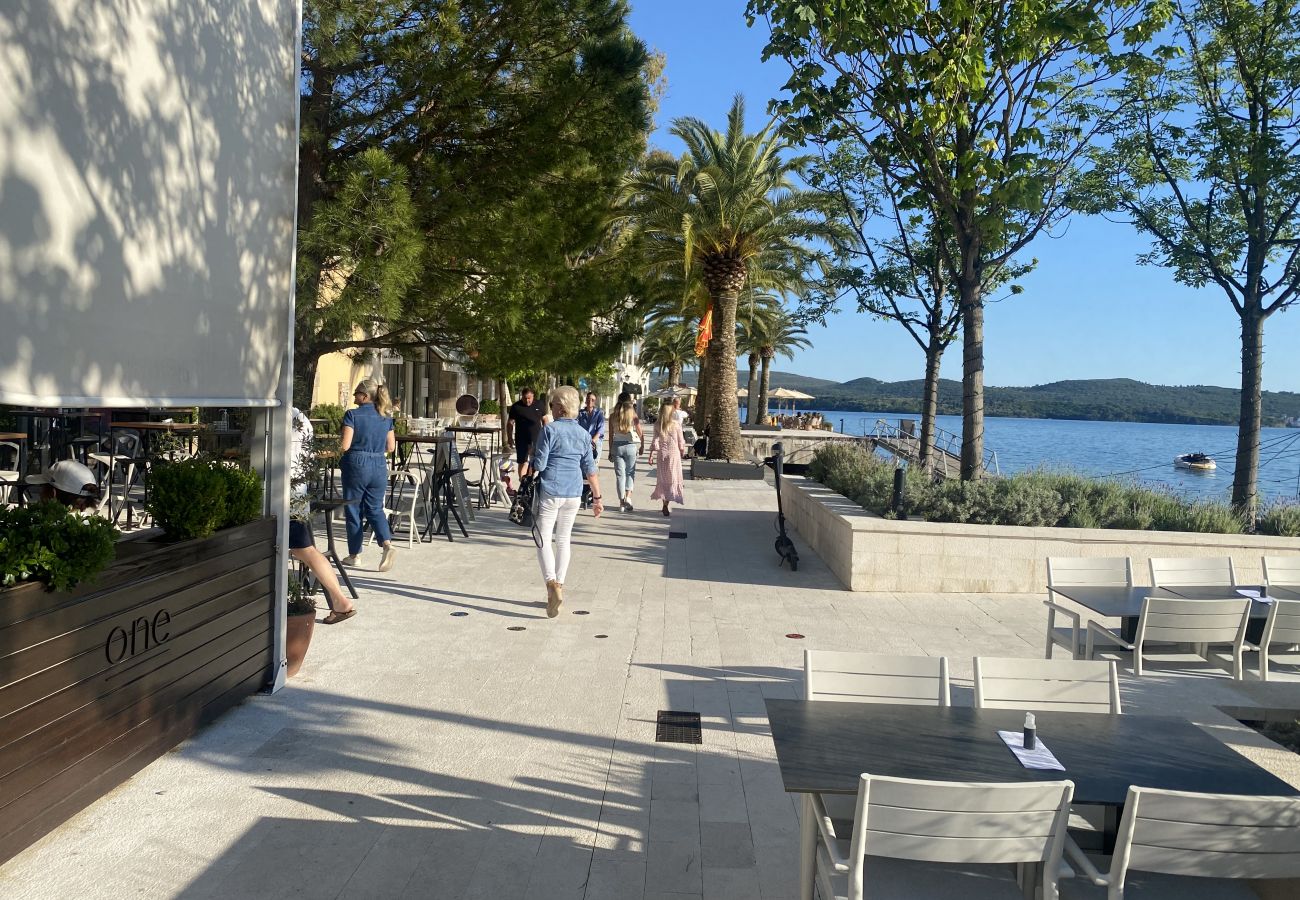 Ferienwohnung in Bogdašici - Tivat Harbor and sea views